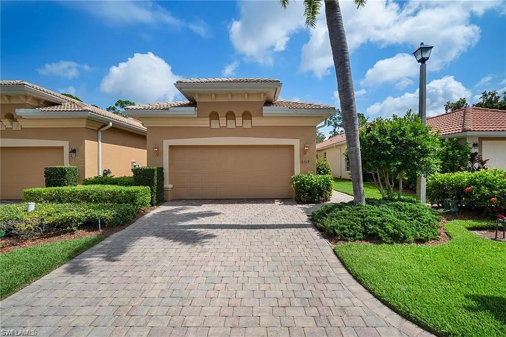 2 bed, 2.0 bath, 1827 sqft, $9,000 — Photo 1