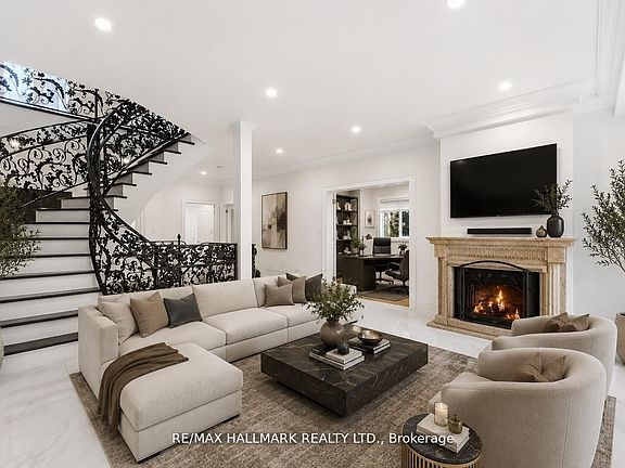 3rd image of 32 Orchard Park Dr