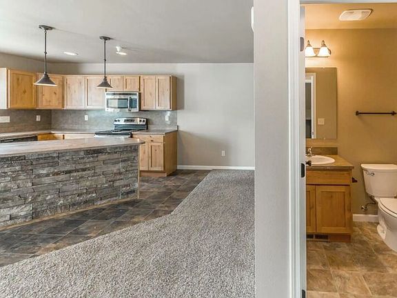4th image of 2001 Yellowstone Cir #7aef0de51