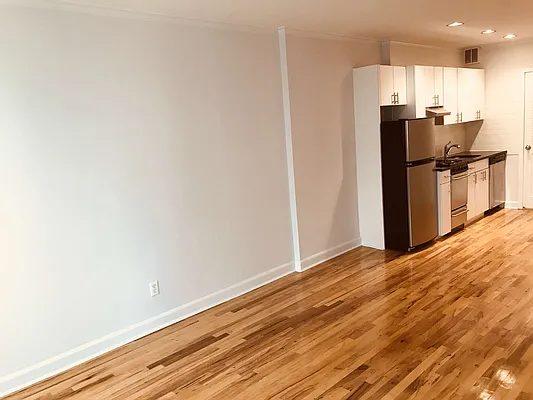 Rented by Metropolis Real Estate of Manhattan | media 30
