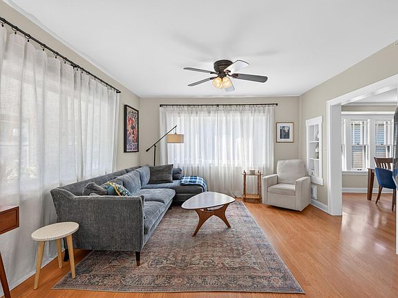 3rd image of 3018 Grand St NE