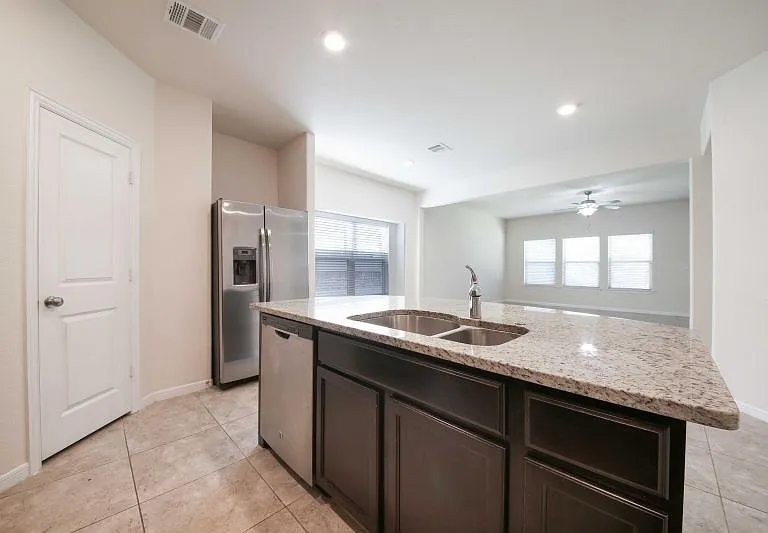 14002 Madrigal Ln — Photo 21