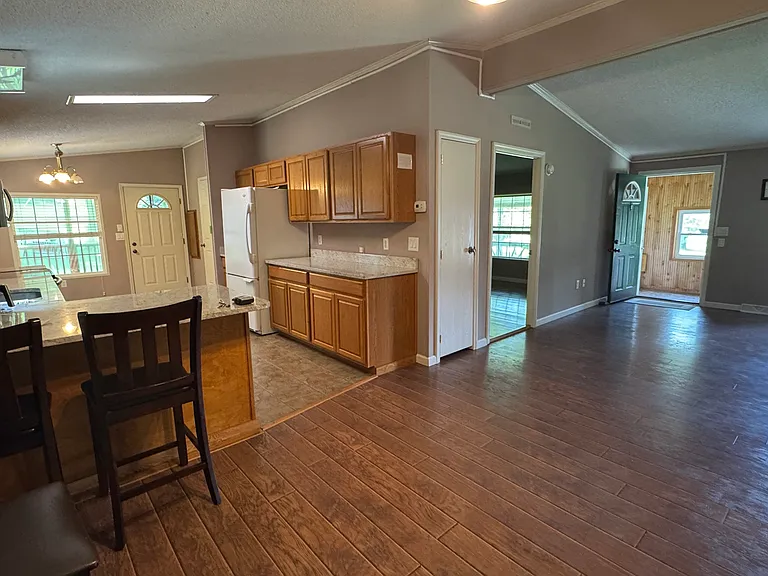121 Taft Rd — Photo 5