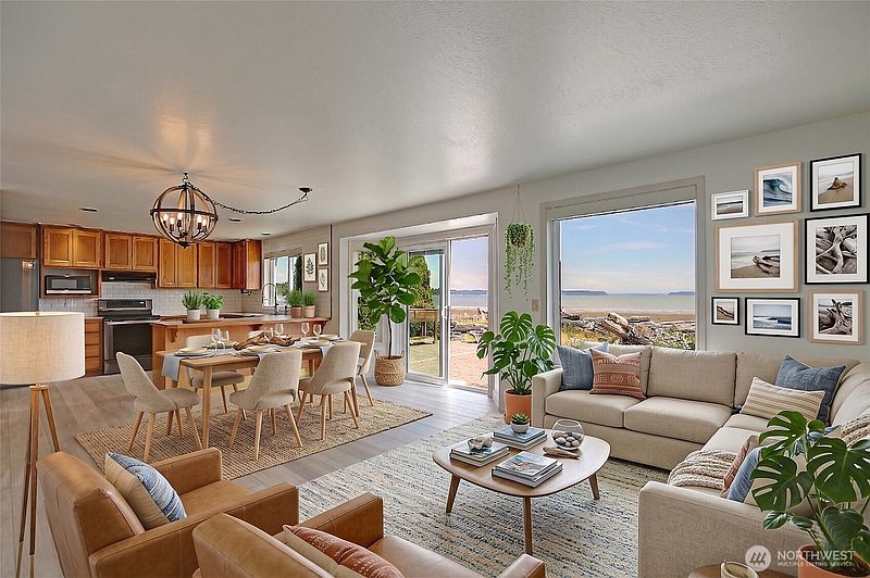 2nd image of 846 Livingston Bay Shore Drive