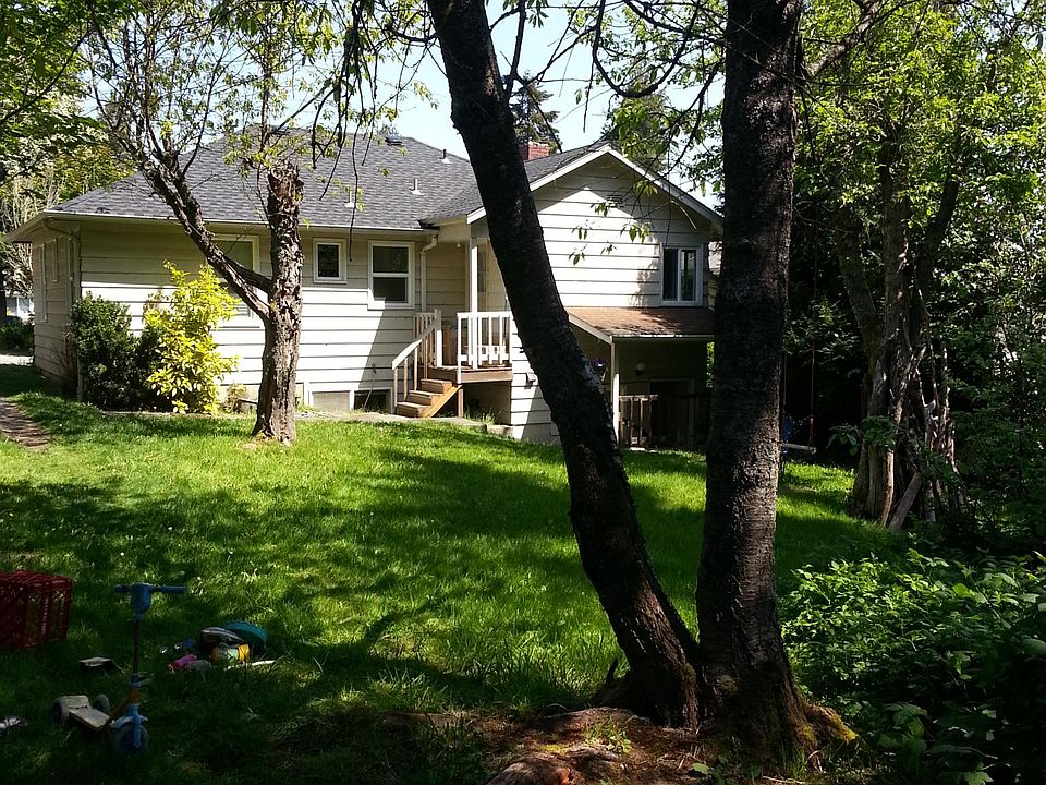 1st image of 925 N 163rd St #B