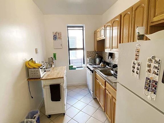 4th image of 32-48 30th St #1F