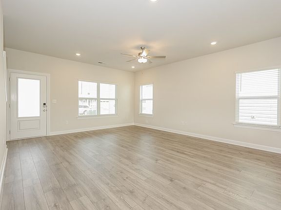 5th image of 3337 Quintana Dr