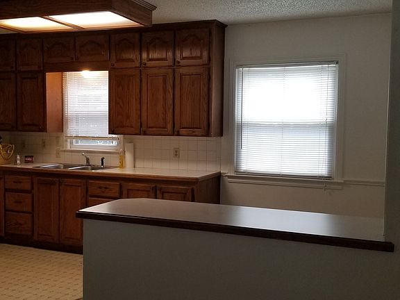 5th image of 722 S Audrey Dr