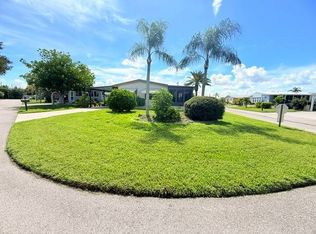 186 Camelot Dr, Nokomis, FL 34275