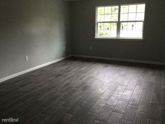 4th image of 925 Cleveland St Unit 220