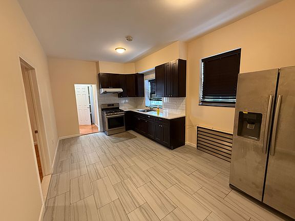 5th image of 80 McClean Ave #1