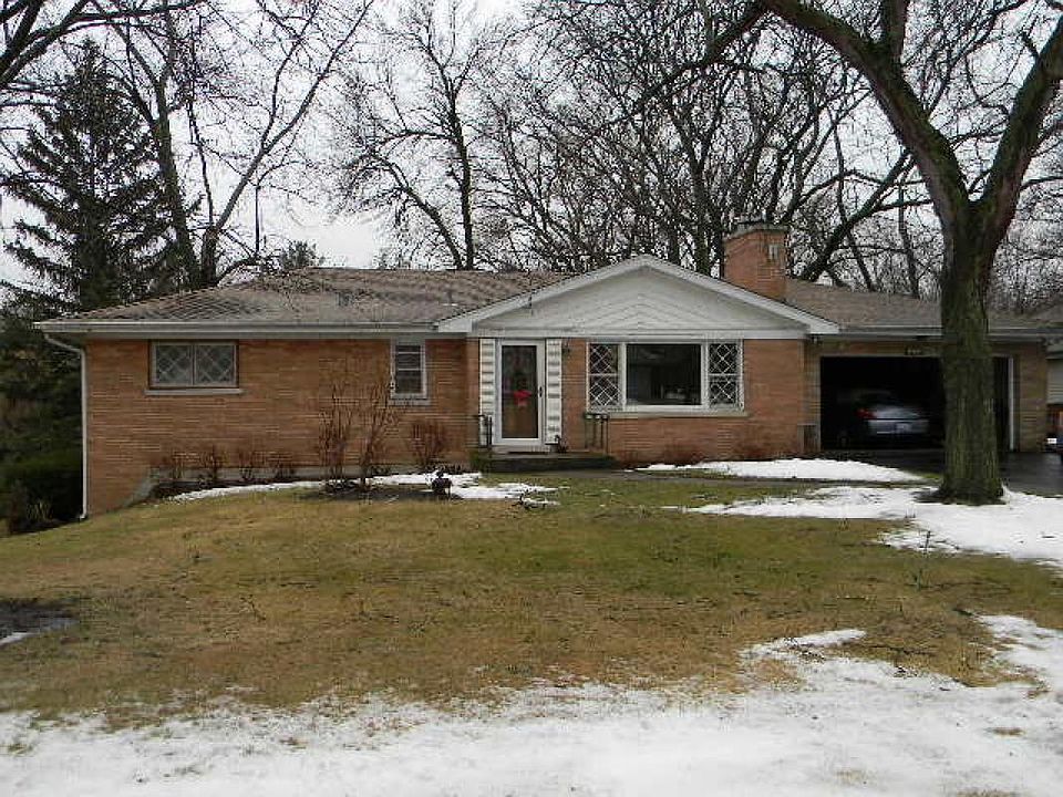 1st image of 23W031 Tamarack Dr