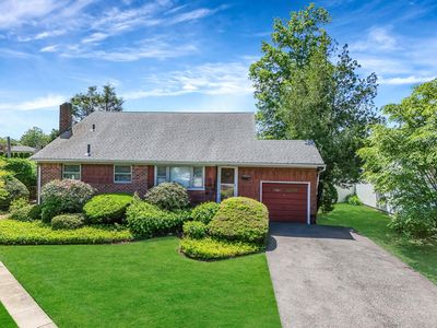 3 Shelter Hill Road, Plainview, NY, 11803