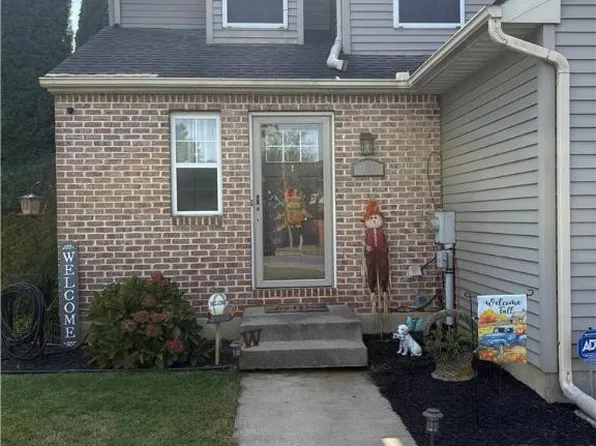100 High Point Ln, Easton, PA 18042