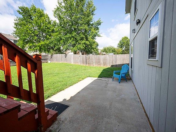 5th image of 17584 W 111th Ter