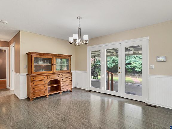 2nd image of 595 Filbert St