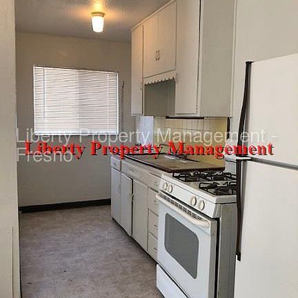 3rd image of 3239 E Clinton Ave
