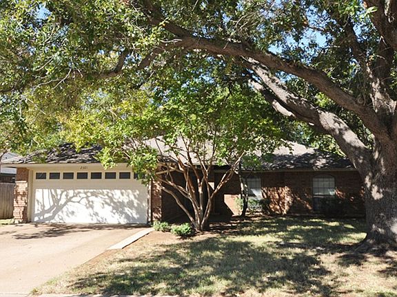 2nd image of 2601 Bayberry Ln