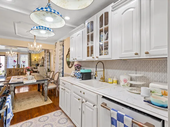 7401 Shore Road image 16 of 21