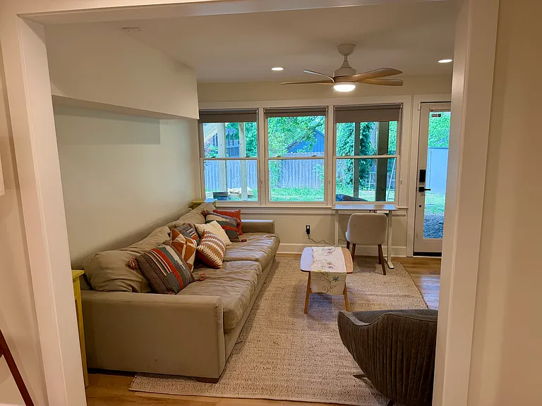 1815 Forest Ave — Photo 5