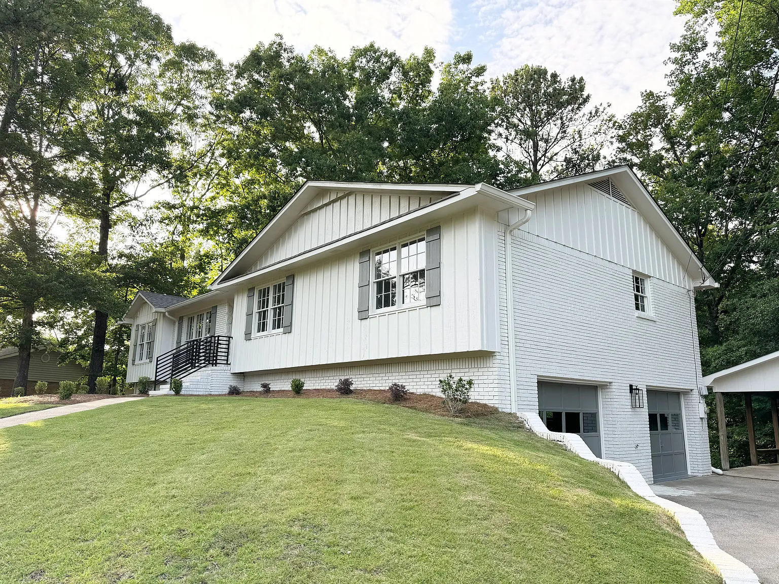 4 bed, 2966 sqft, $4,500 — Photo 2