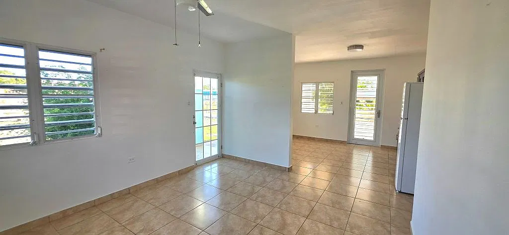 2 bed, 1.0 bath, 550 sqft, $1,350 — Photo 3