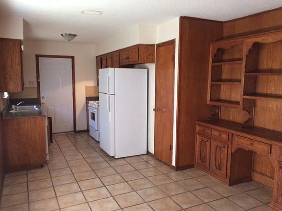 5th image of 316 Clary Dr