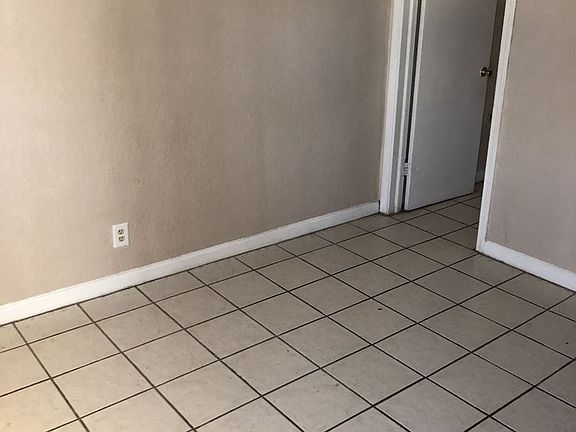 4th image of 4022 Taylor Ave APT 4