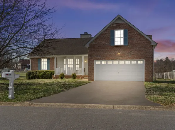 1288 Archwood Dr, Clarksville, TN 37042