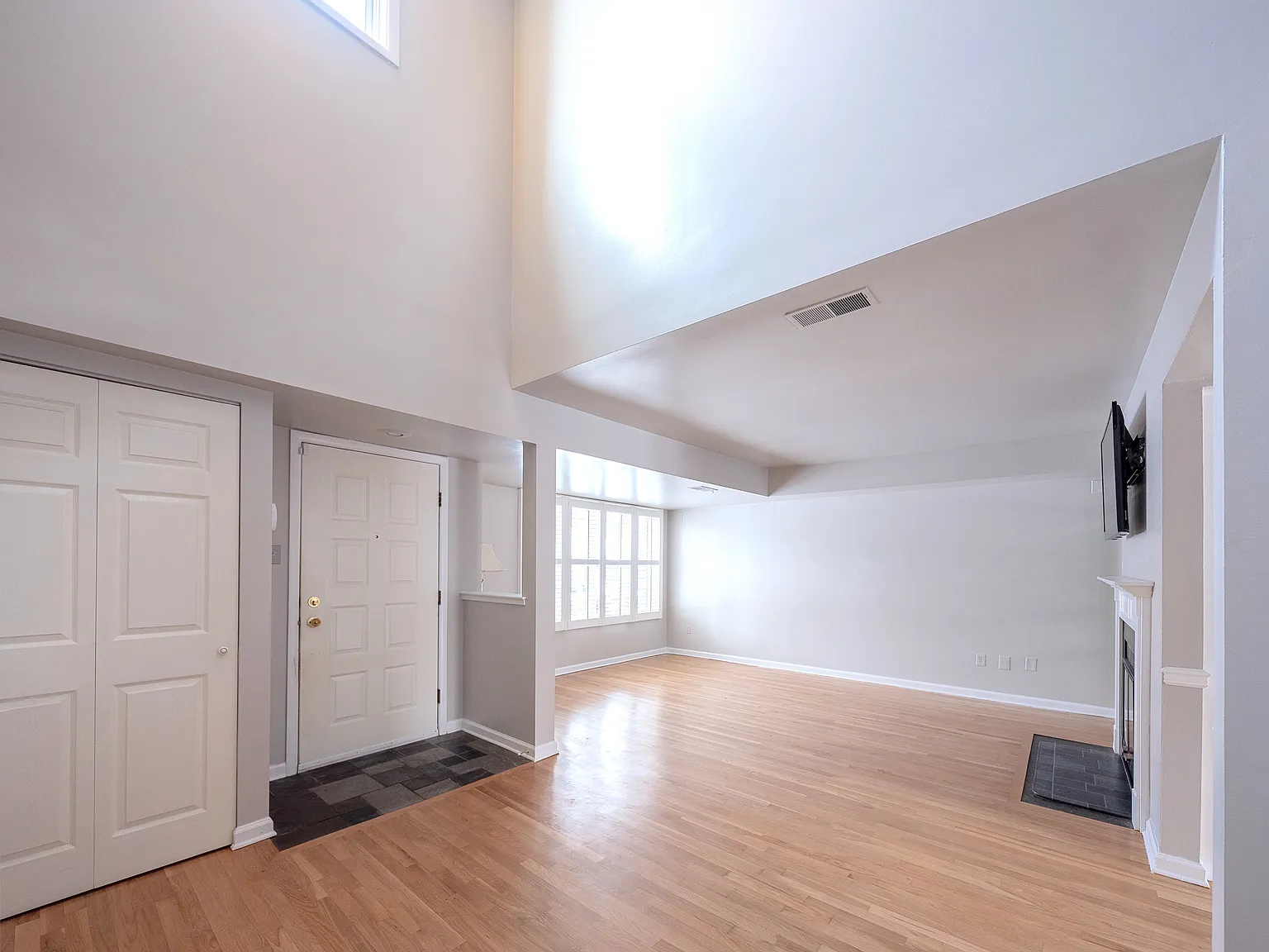 7 Ingham Way — Photo 3