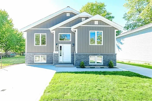 81 Brien Ave W #B Photo 1 81 Brien Ave W #B Photo 1