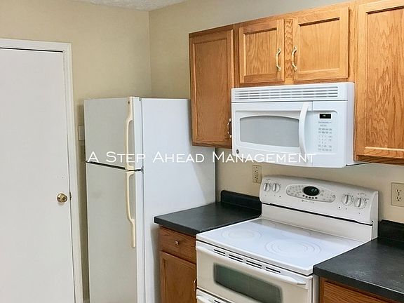 3rd image of 6744 Stanhope Dr