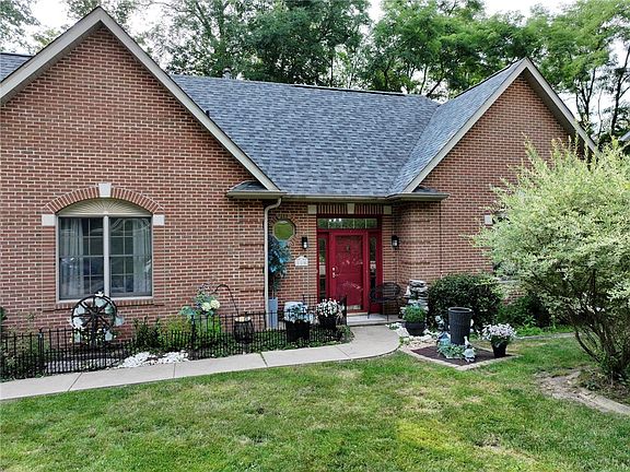 2nd image of 110 Lucca Ln