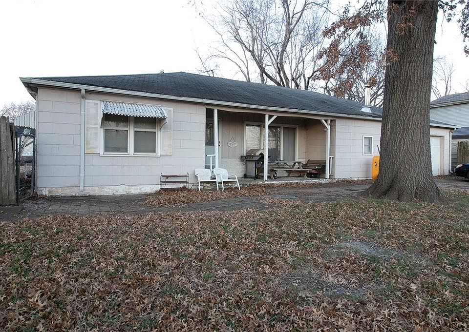 1st image of 2024 Sunset Dr