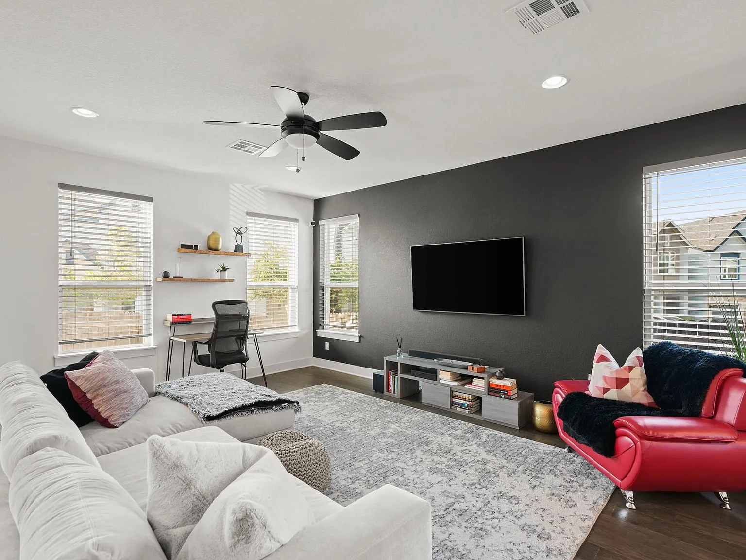 3 bed, 2.5 bath, 1836 sqft, $2,250 — Photo 4