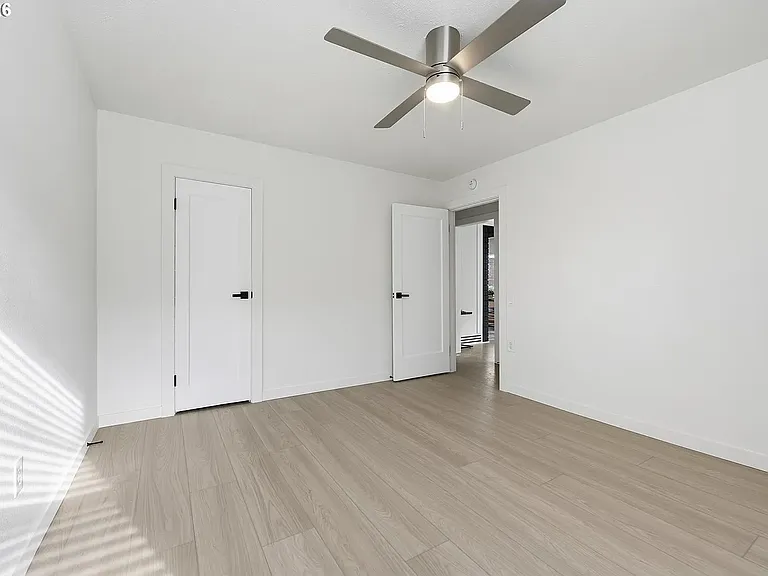 415 SE 94th Ave — Photo 15