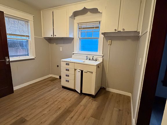 5th image of 1715 North Ave