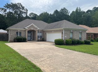 32 Springtree Cir, Little Rock, AR 72209