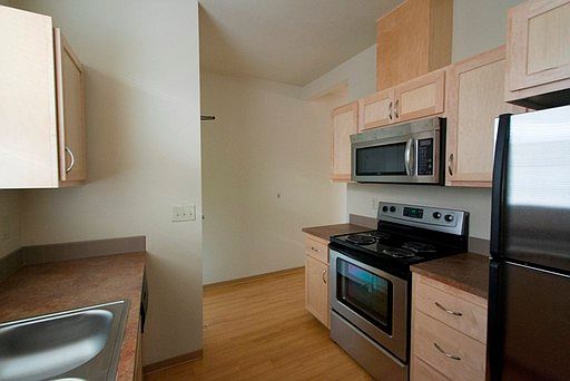 3rd image of 648 E 17th Ave APT 9