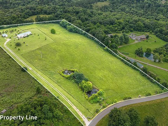 3rd image of 1939 College Hill Rd