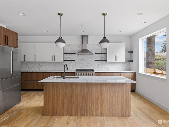 4th image of 11342 23rd Avenue NE #1