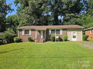 2633 Ravencroft Dr, Charlotte, NC 28208