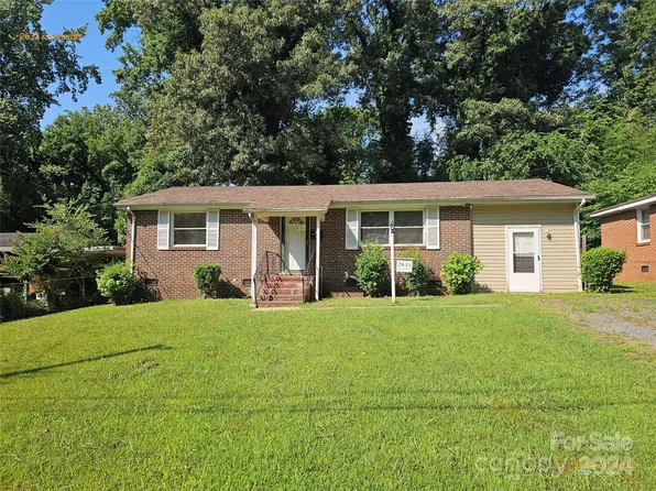 2633 Ravencroft Dr, Charlotte, NC 28208