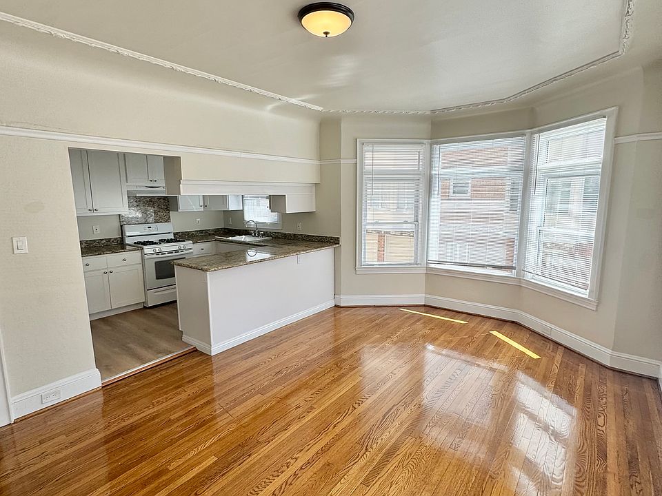 1st image of 940 Bay St #5