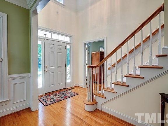 3rd image of 609 Deerhaven Ct