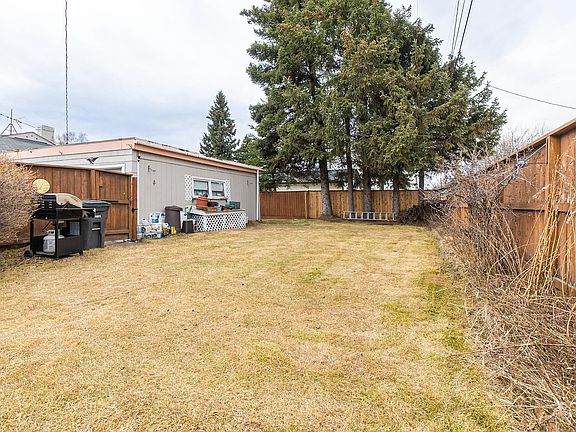 3rd image of 1435 Airport Heights Dr