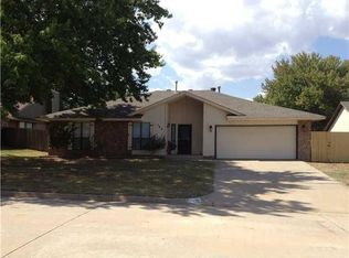 125 Lochwood Ln, Yukon, OK 73099