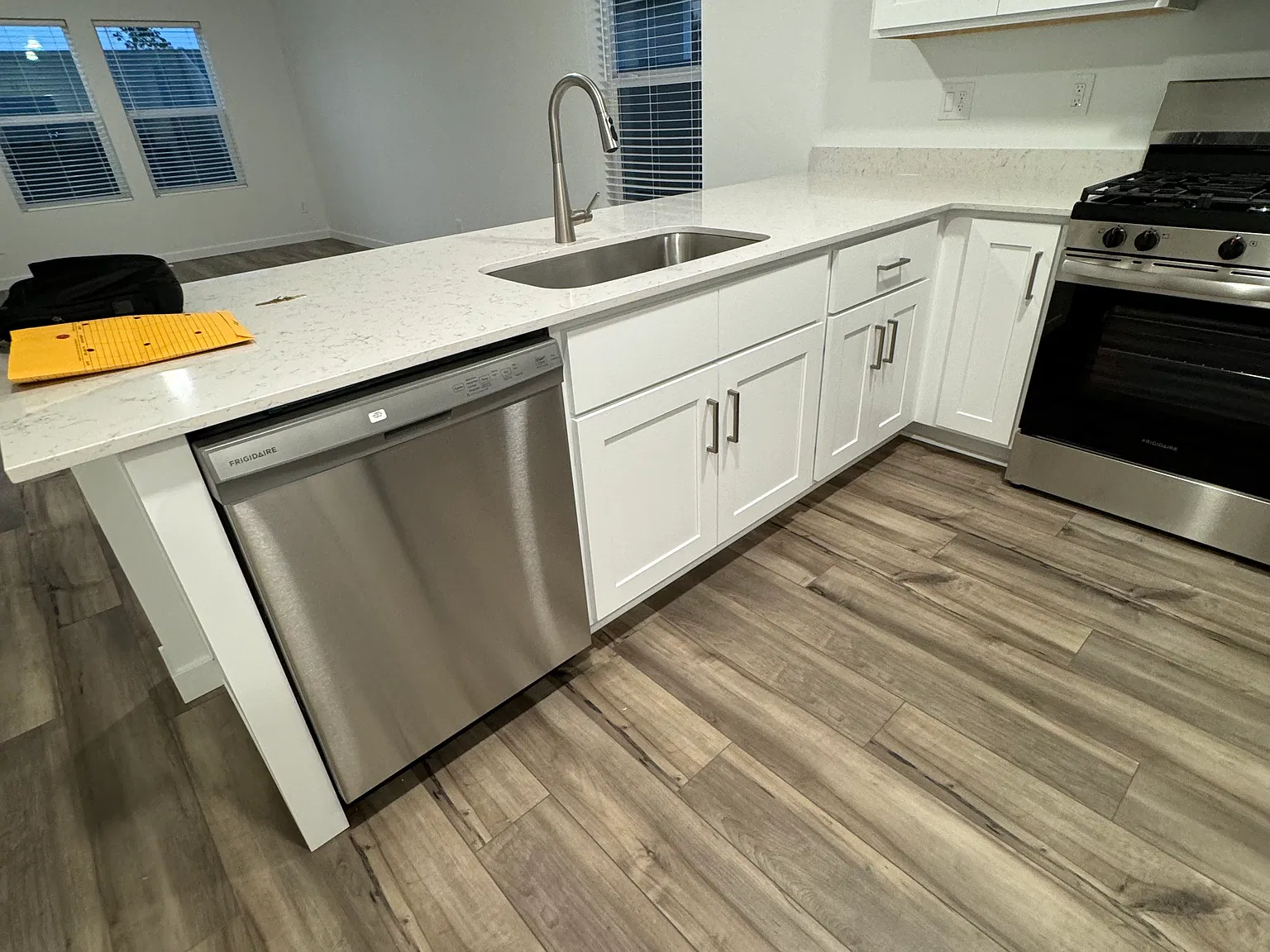 4 bed, 1874 sqft, $2,900 — Photo 2