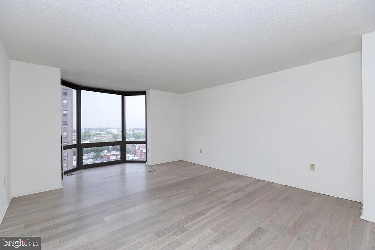 Building Photo - 2020 Walnut St #24A