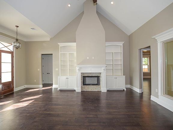 4th image of 203 Glascow Dr